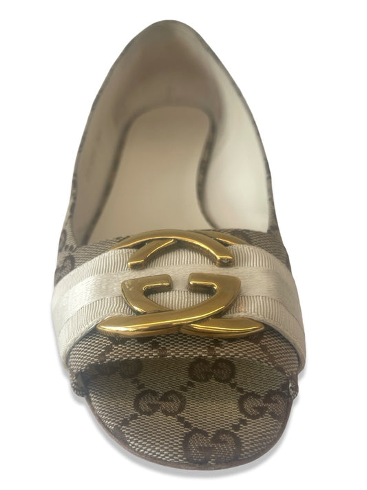 Gucci Brown GG Monogram Peep Toe Flats. Size: 38.5