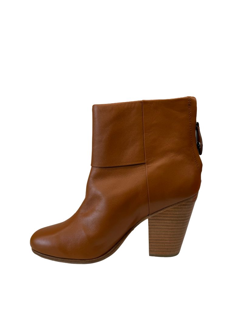 Rag & Bone Camel 'Newbury' Boot. Size: 39