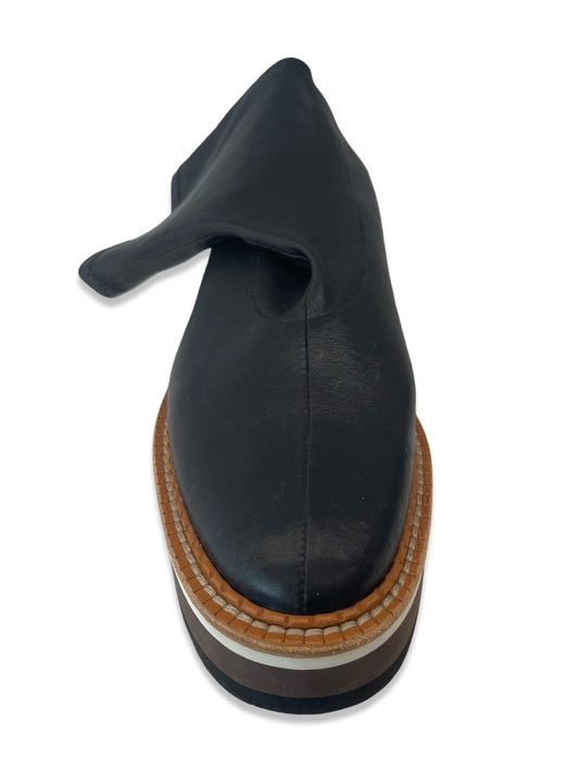 Clergerie Black Flatform Leather Ankle Boots. Size: 7
