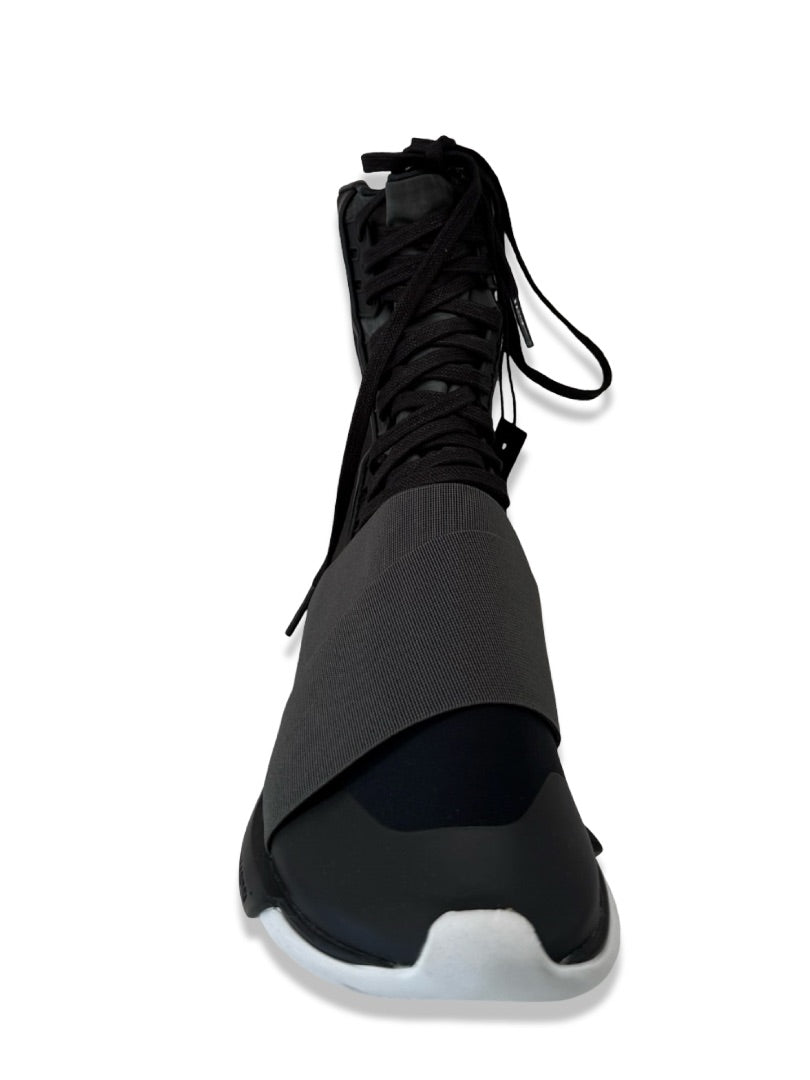 Y-3 Black 'Qasa Boot' Sneakers. Size: 6.5 M