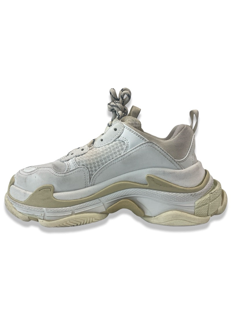 Balenciaga White Triple S Sneaker. Size: 37
