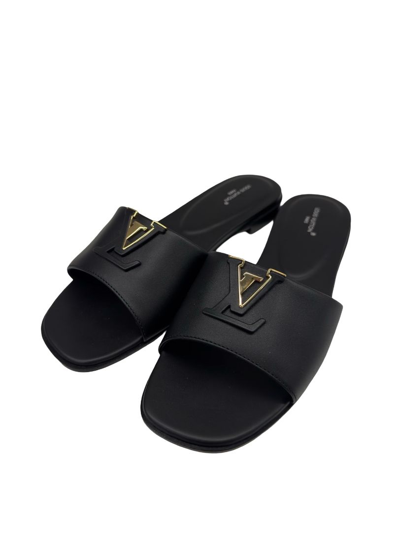 Louis Vuitton Black Capri Leather Flat Mule. Size: 37