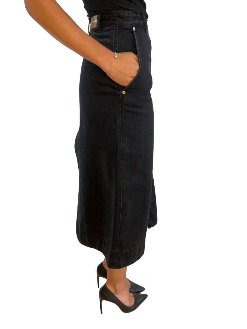Scanlan Theodore Washed Black Denim Skirt. Size: 6