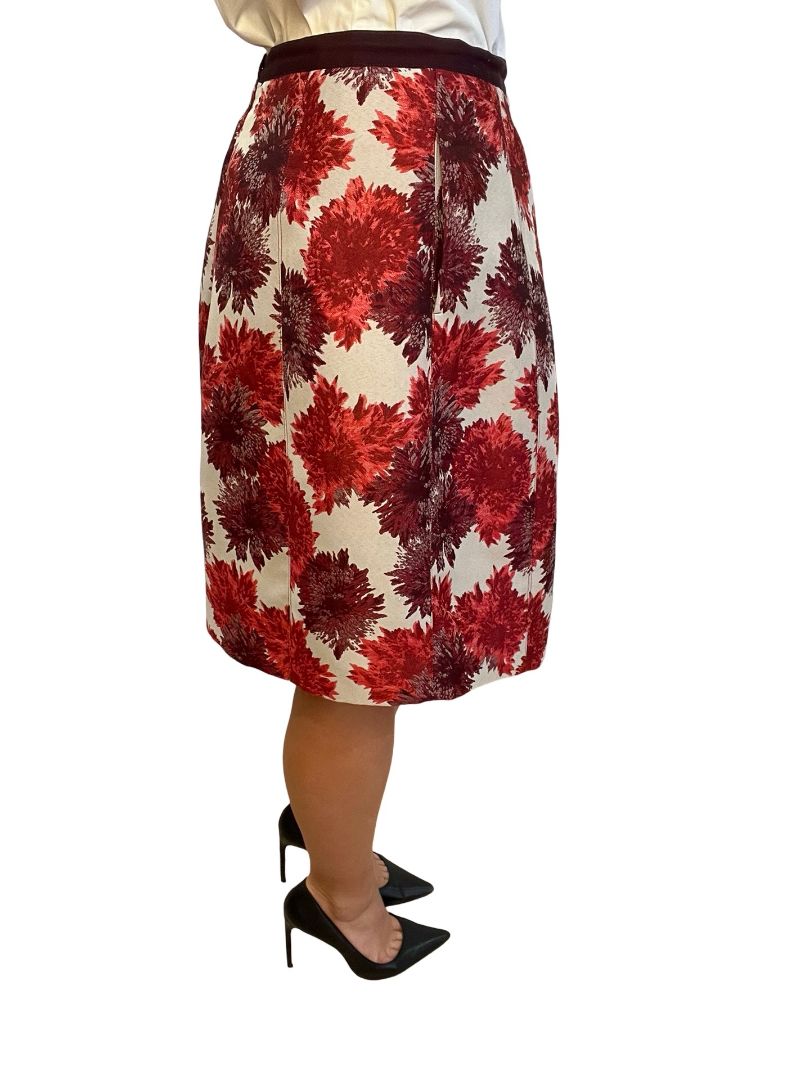 Weekend Max Mara Red Floral Puff Skirt. Size: 10