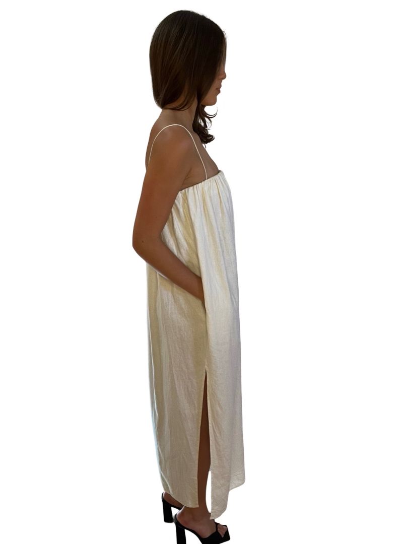 Camilla & Marc Cream Spaghetti Strap Slit Dress. Size: 6