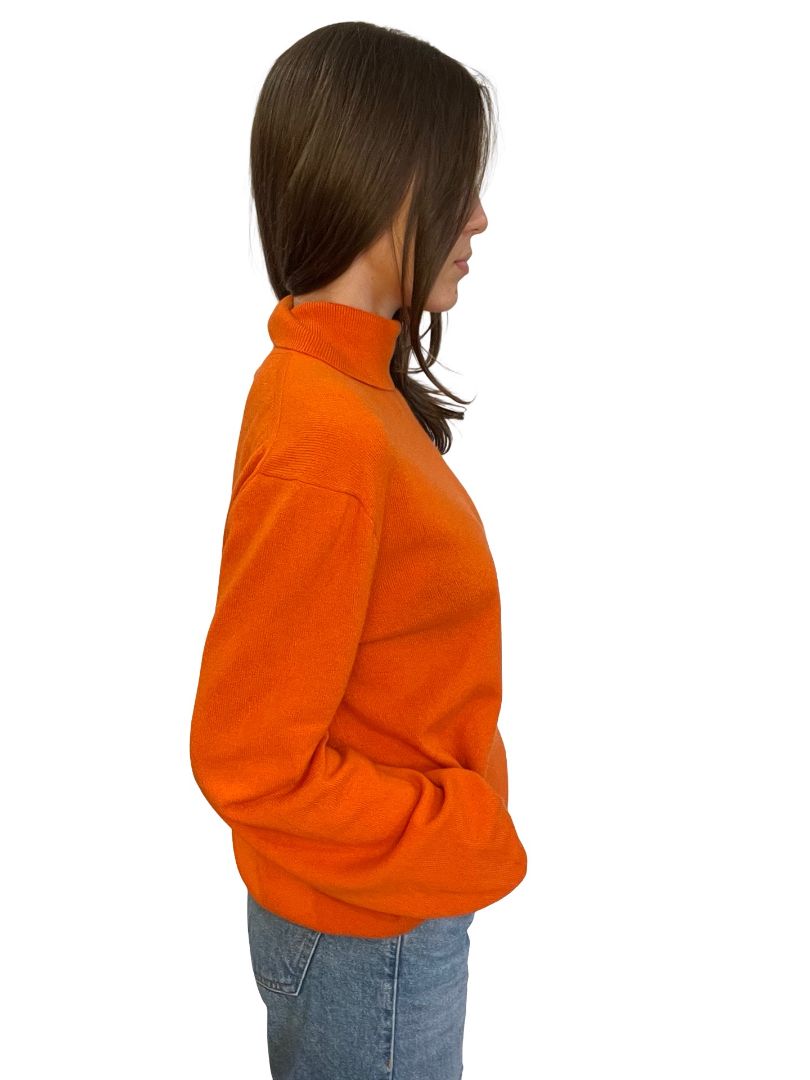 The Row Orange Cashmere Turtleneck. Size: M
