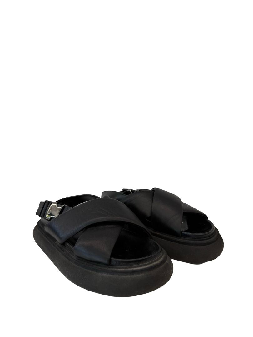 Moncler Black Cross-Strap Leather Sandals. Size: 36