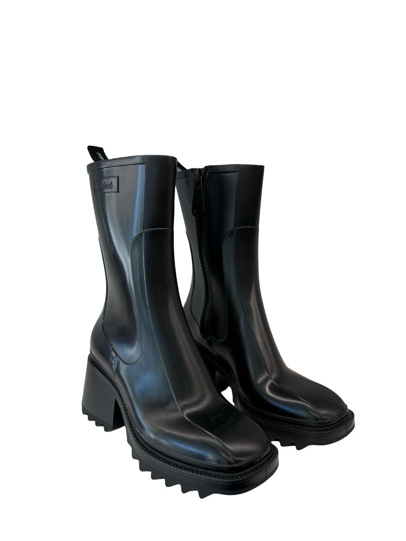 Chloe Black Betty Rain Boots. Size: 38