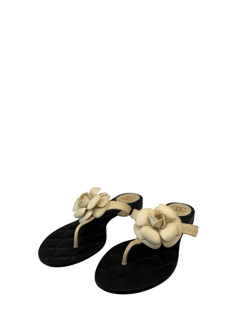 Chanel Black/Cream Jelly Camellia Flower Sandals. Size: 39
