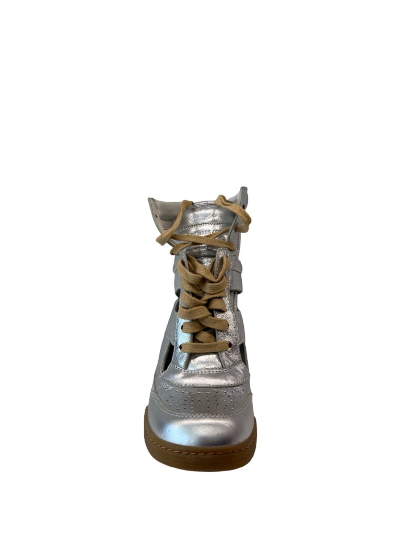Marc Jacobs Silver Metallic High Top Heeled Sneaker. Size: 37
