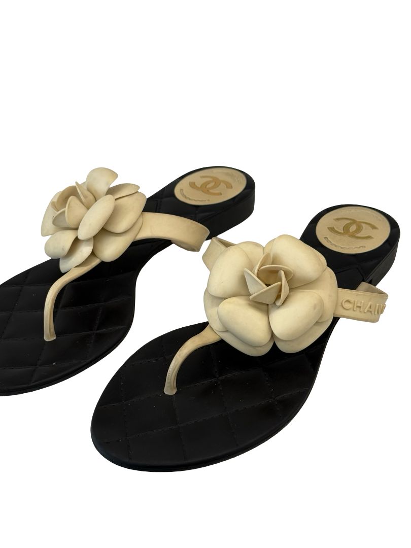 Chanel Black/Cream Jelly Camellia Flower Sandals. Size: 39