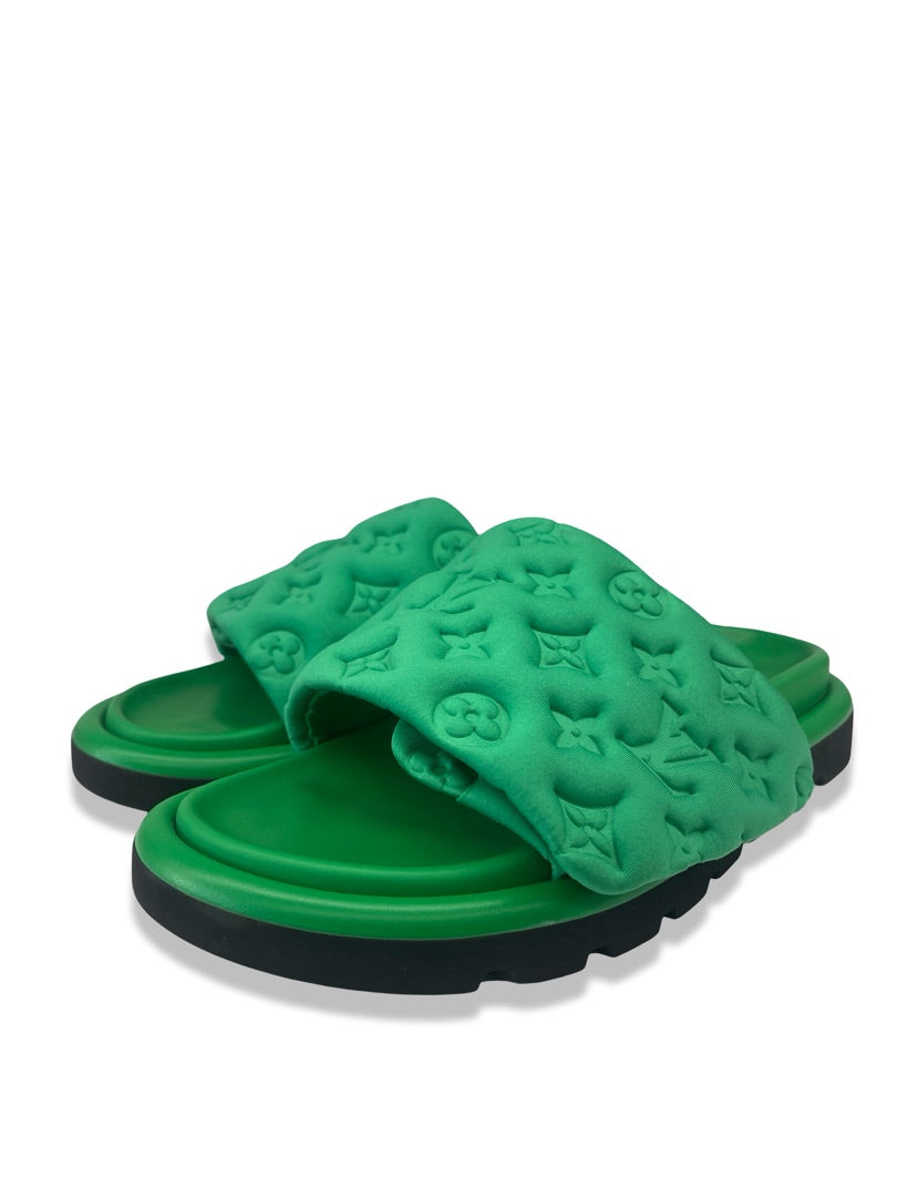 Louis Vuitton Green Technical Fabric Embossed Monogram Pool Pillow Comfort Slides. Size: 40
