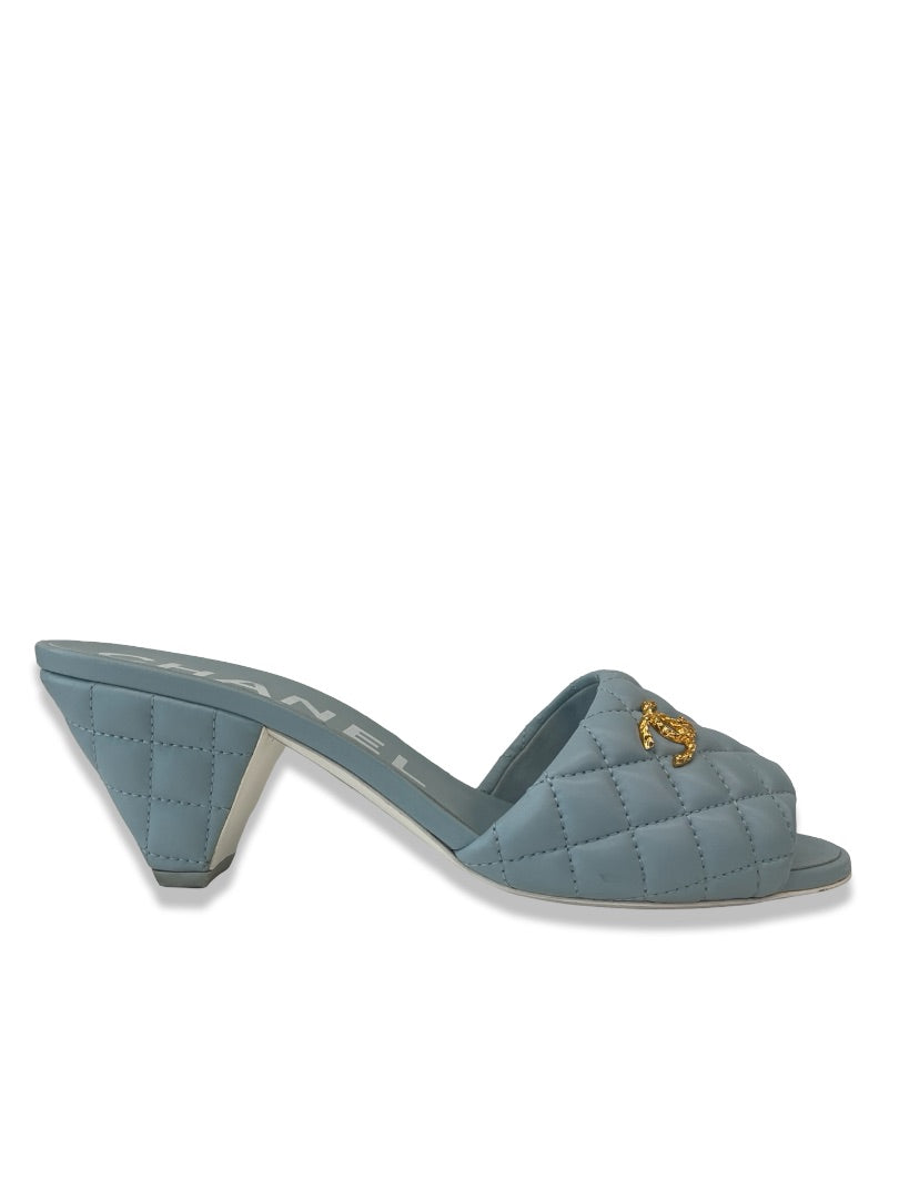Chanel Baby Blue Leather Quilted CC Mules. Size: 41 C