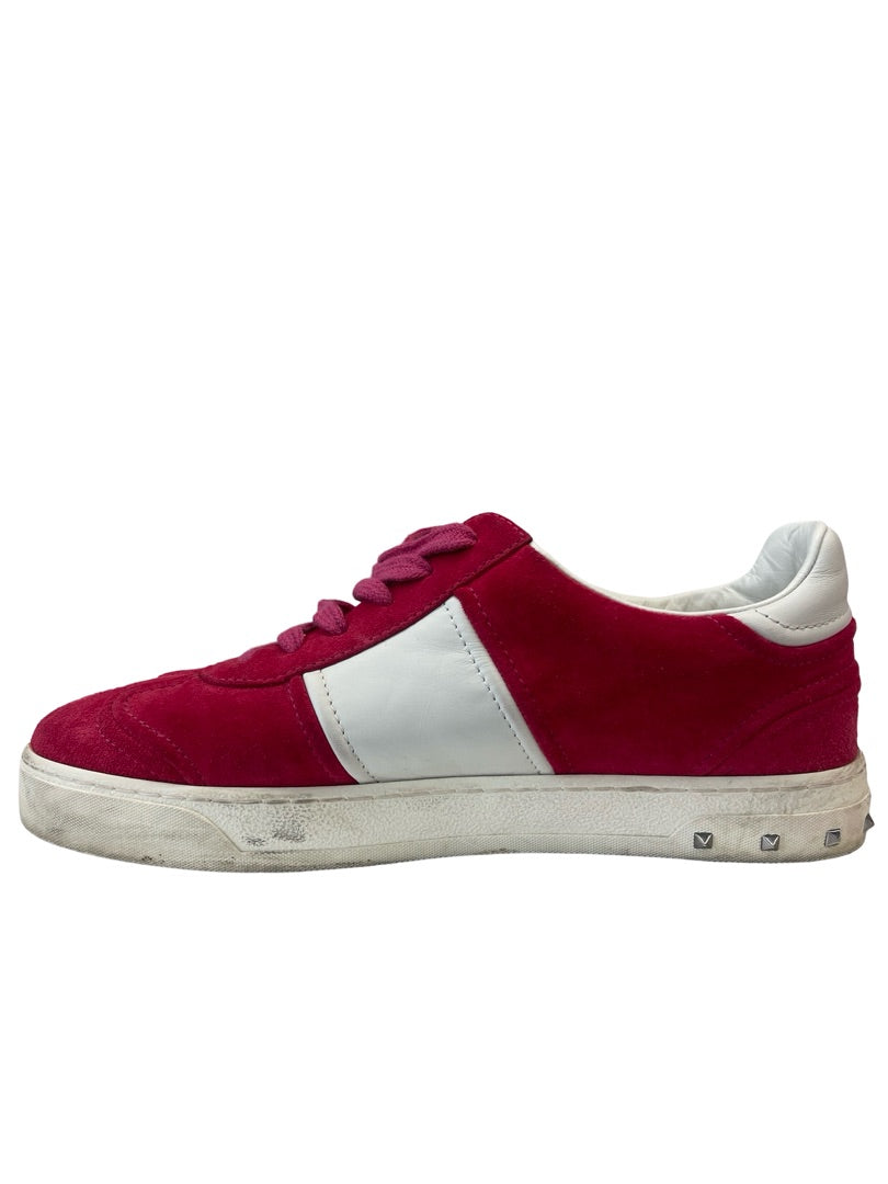 Valentino Garavani Pink / White Fly Crew Suede Low Top Sneakers. Size: 39.5