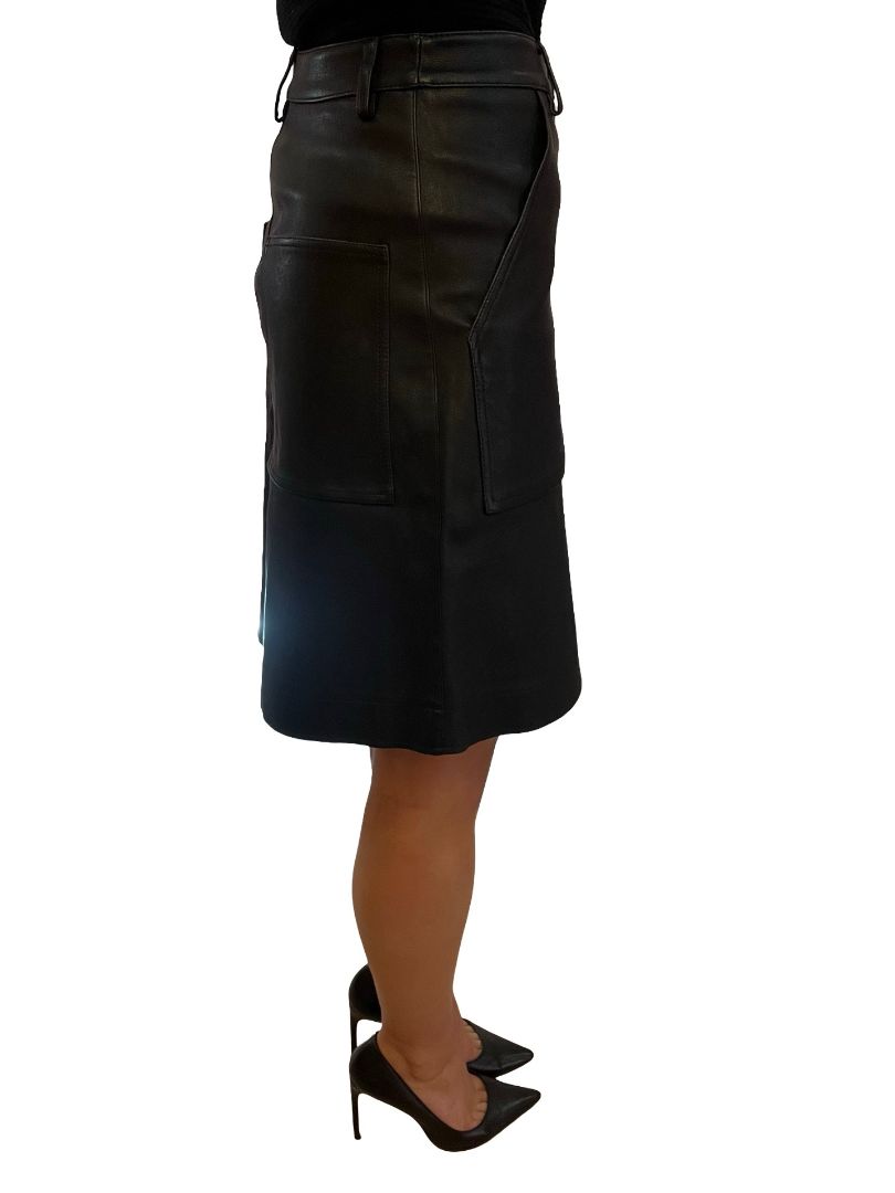 Scanlan Theodore Black Leather A-Line Knee Length Skirt. Size: 6