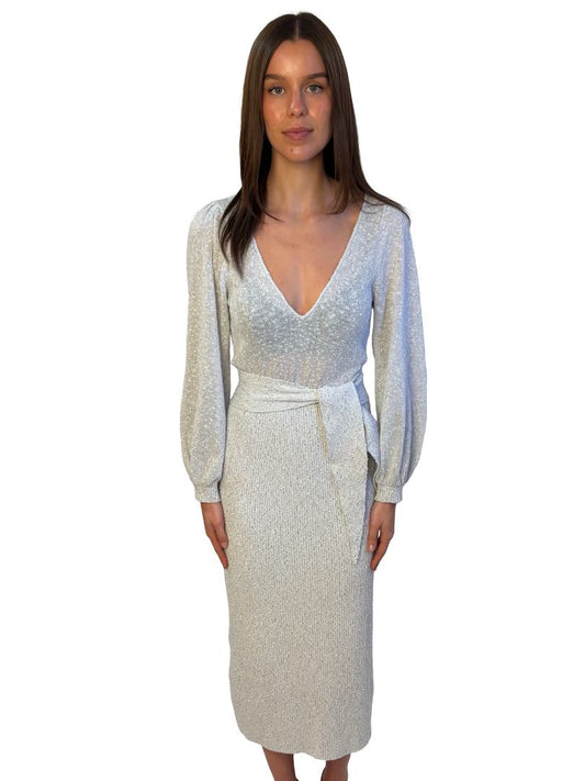 Scanlan Theodore Light Grey Metallic V Neck Dress W Waist Tie. Size: S