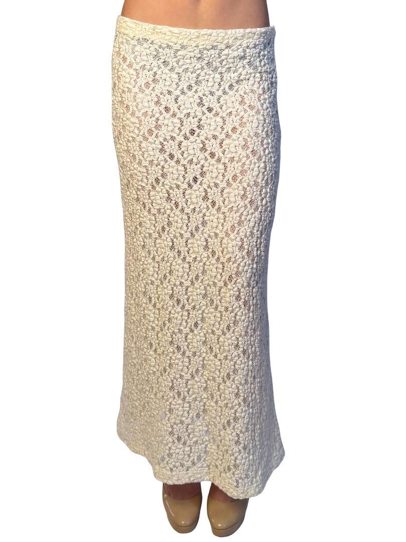 Chloe Cream Guipure Lace Overlay Skirt. Size: 40