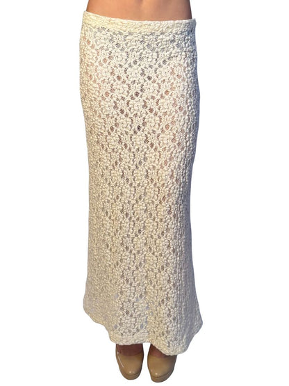 Chloe Cream Guipure Lace Overlay Skirt. Size: 40