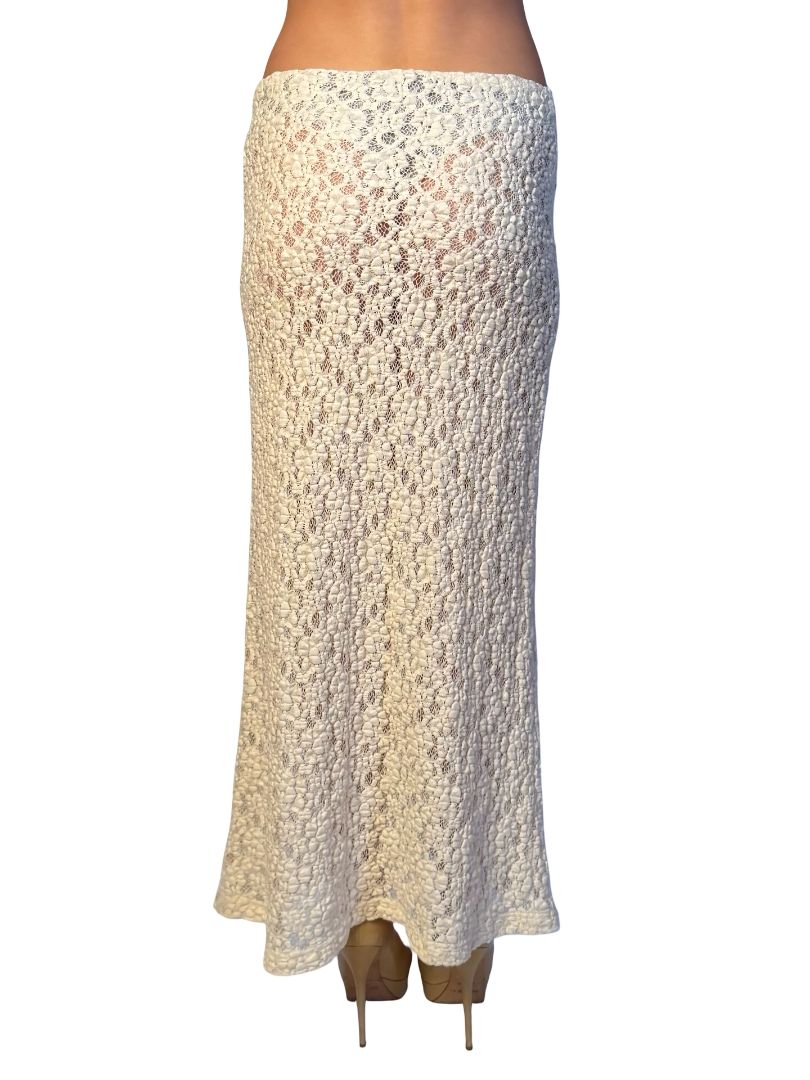 Chloe Cream Guipure Lace Overlay Skirt. Size: 40