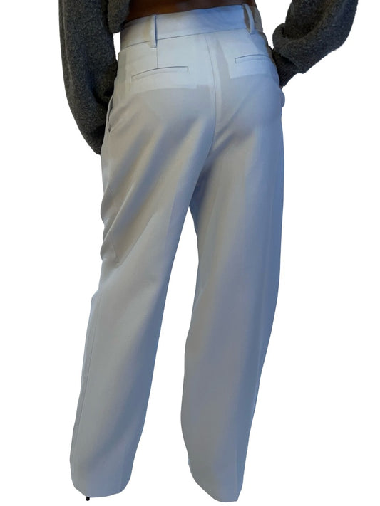 Camilla and Marc Ice Blue 'Maribel' Tailored Wool Pant. Size: 6