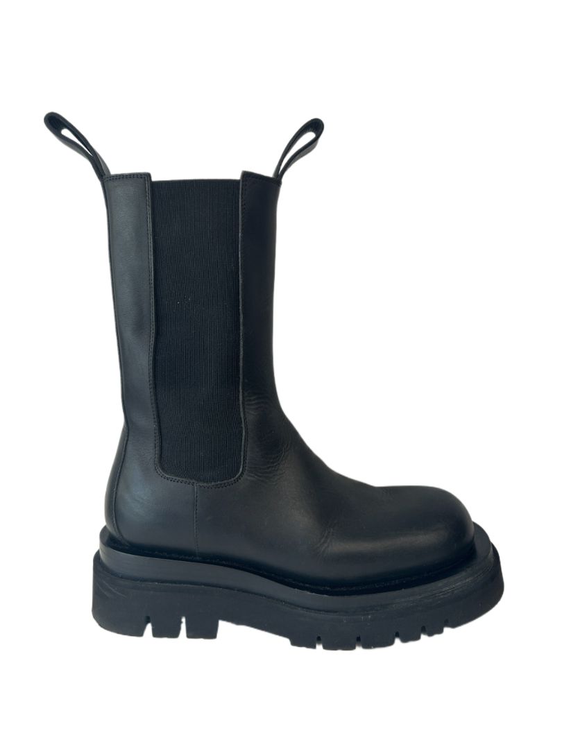 Bottega Veneta Black Chunky Boots. Size: 36