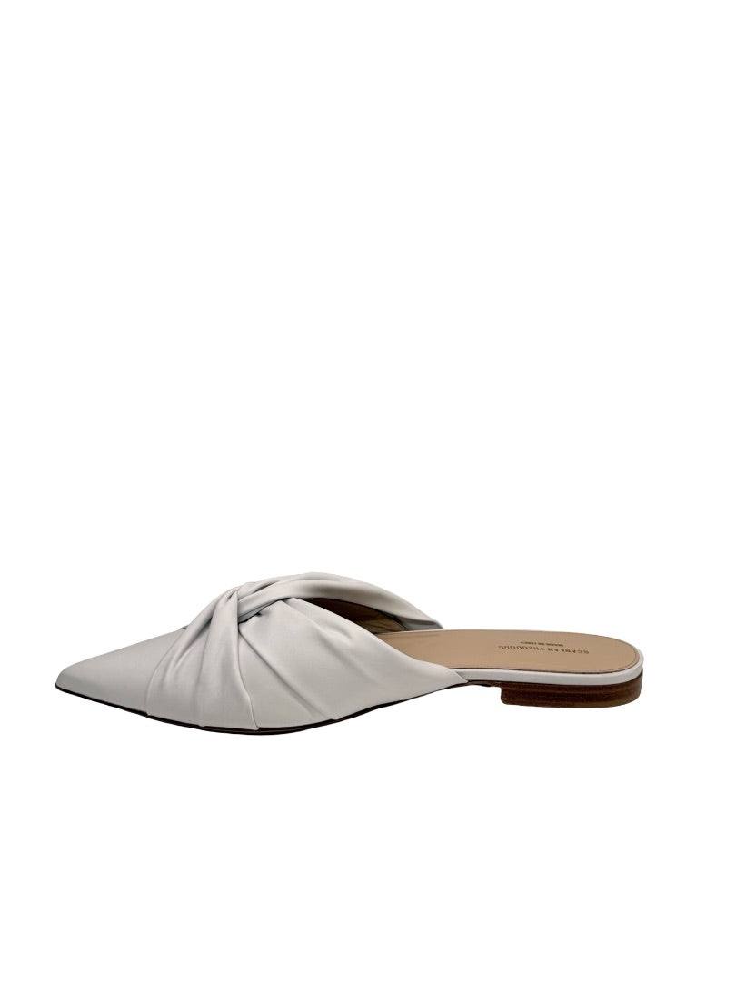 Scanlan Theodore White 'Turban' Twist Slip On Mule. Size: 41
