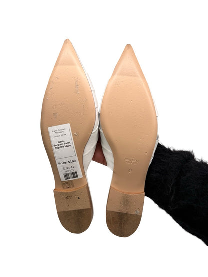 Scanlan Theodore White 'Turban' Twist Slip On Mule. Size: 41