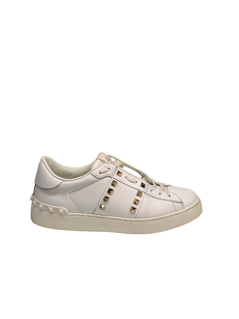 Valentino Garavani White Rockstud 'Untitled' Sneakers. Size: 40