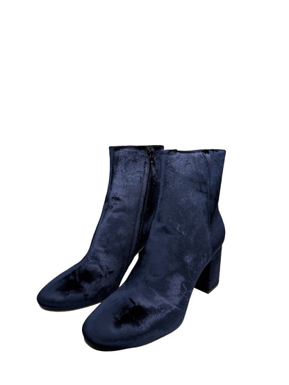 Balenciaga Navy Velvet Block Heel Boots. Size: 41