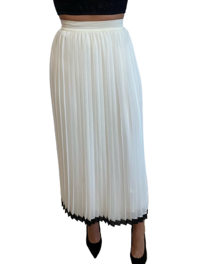 Zimmermann Cream Maxi Pleated Skirt. Size: 0