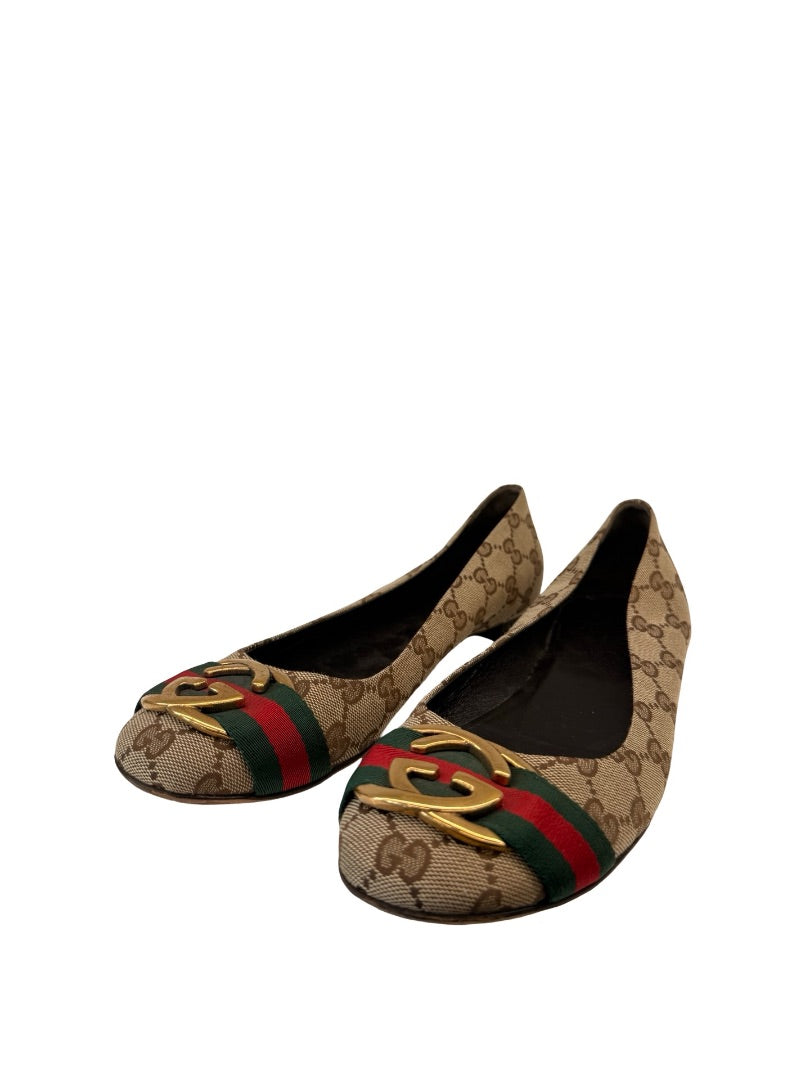 Gucci Biege Monogram Canvas GG Stripe Flats. Size: 39