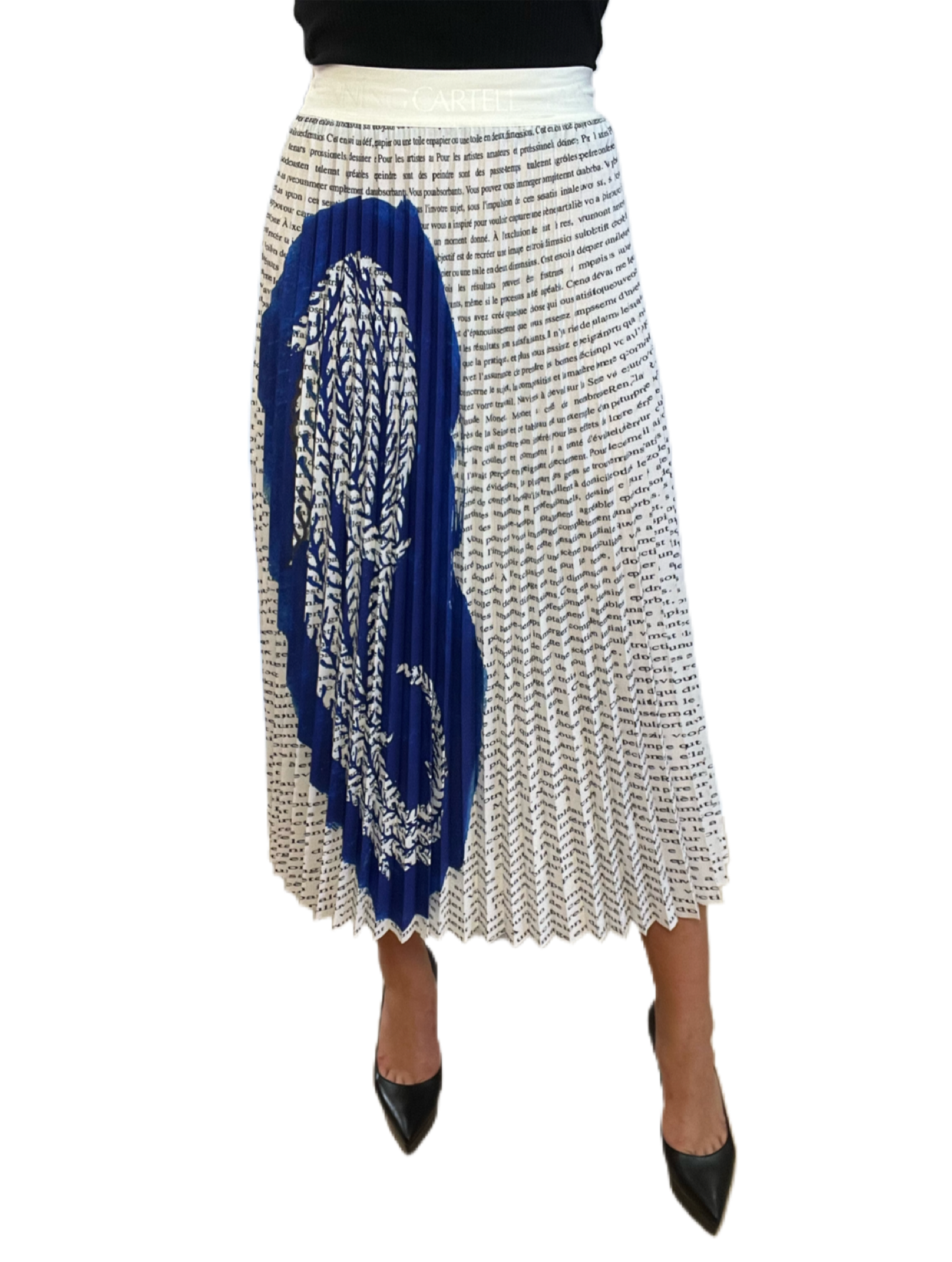 Manning Cartell White & Blue Pleated Long Pattern Skirt. Size: 6