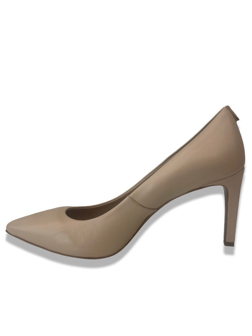 Patrizia Pepe Nude Leather Pumps. Size: 39.5