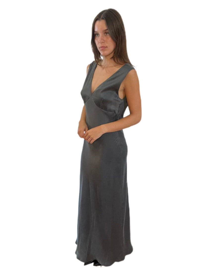 Silk Laundry Grey Long V-Neck Silk Dress. Size: M