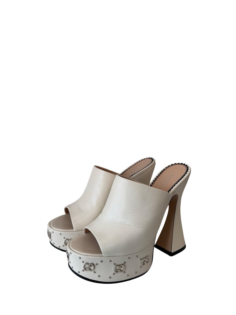 Gucci Cream 'Janaya' Platform GG Mules. Size: 36