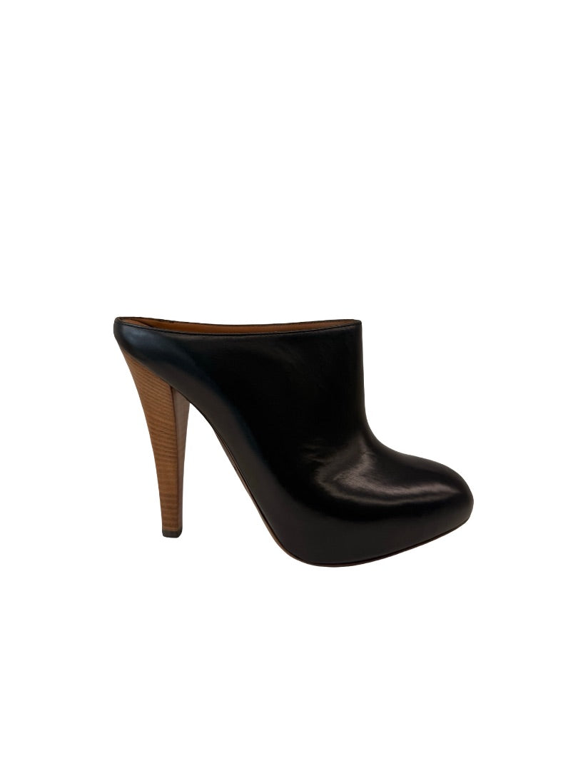 Yves Saint Laurent Black Leather Heeled Mules. Size: 38.5