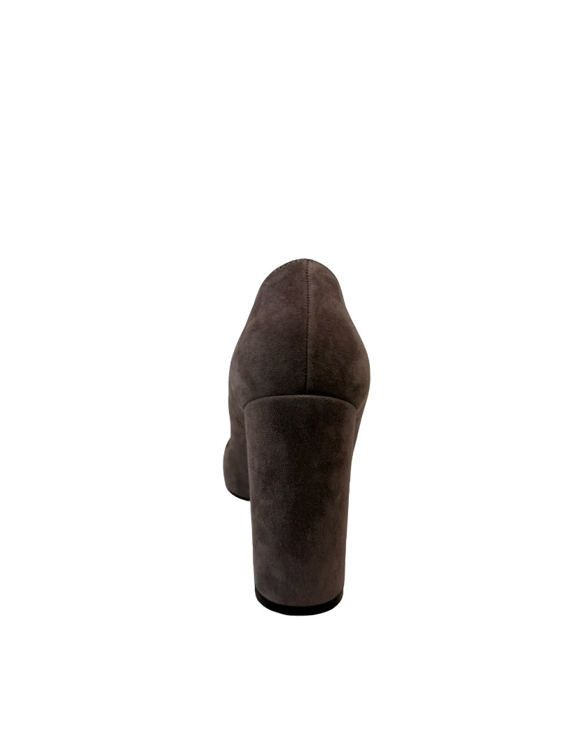 Gianvito Rossi Grey Suede Round Toe Block Heel. Size: 38