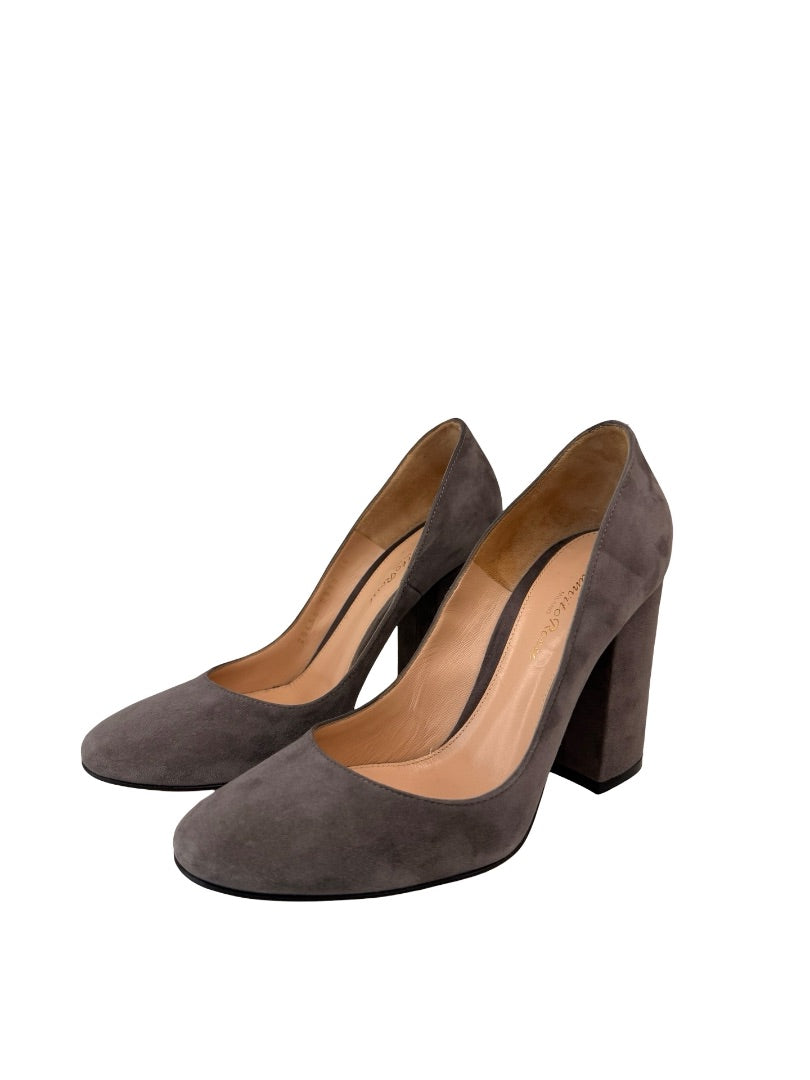 Gianvito Rossi Grey Suede Round Toe Block Heel. Size: 38