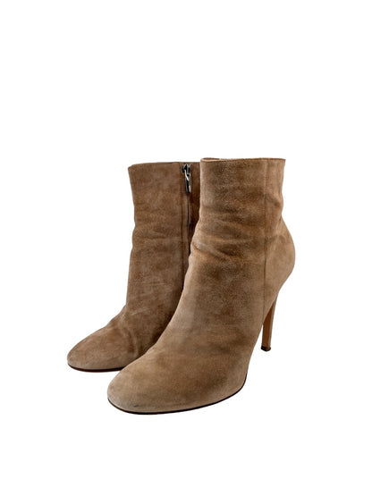 Gianvito Rossi Bisque Suede Round Toe Ankle Boot. Size: 39