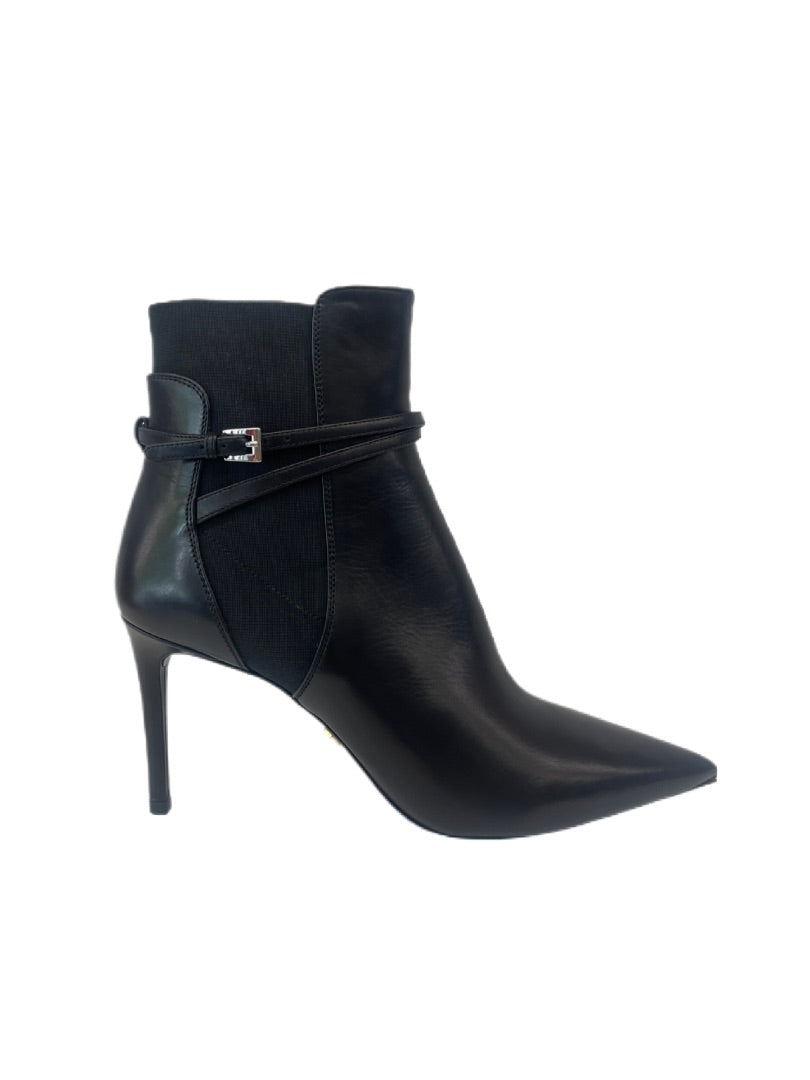 Prada Black Leather Pointed Ankle Strap Boots. Size: 38.5