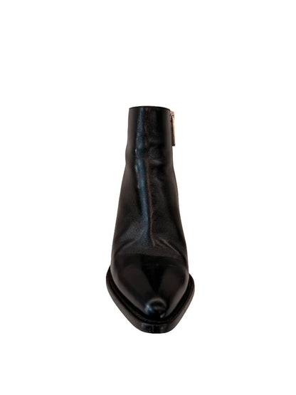 Chloe Black Leather Pointed Toe Ankle Boot. Size: 40