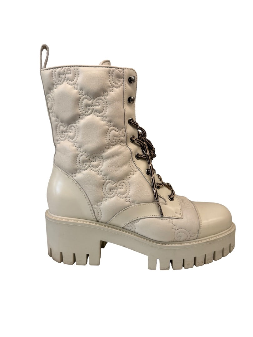 Gucci Cream Quilted GG 'Matelasse' Lace Up Combat Boots. Size: 39