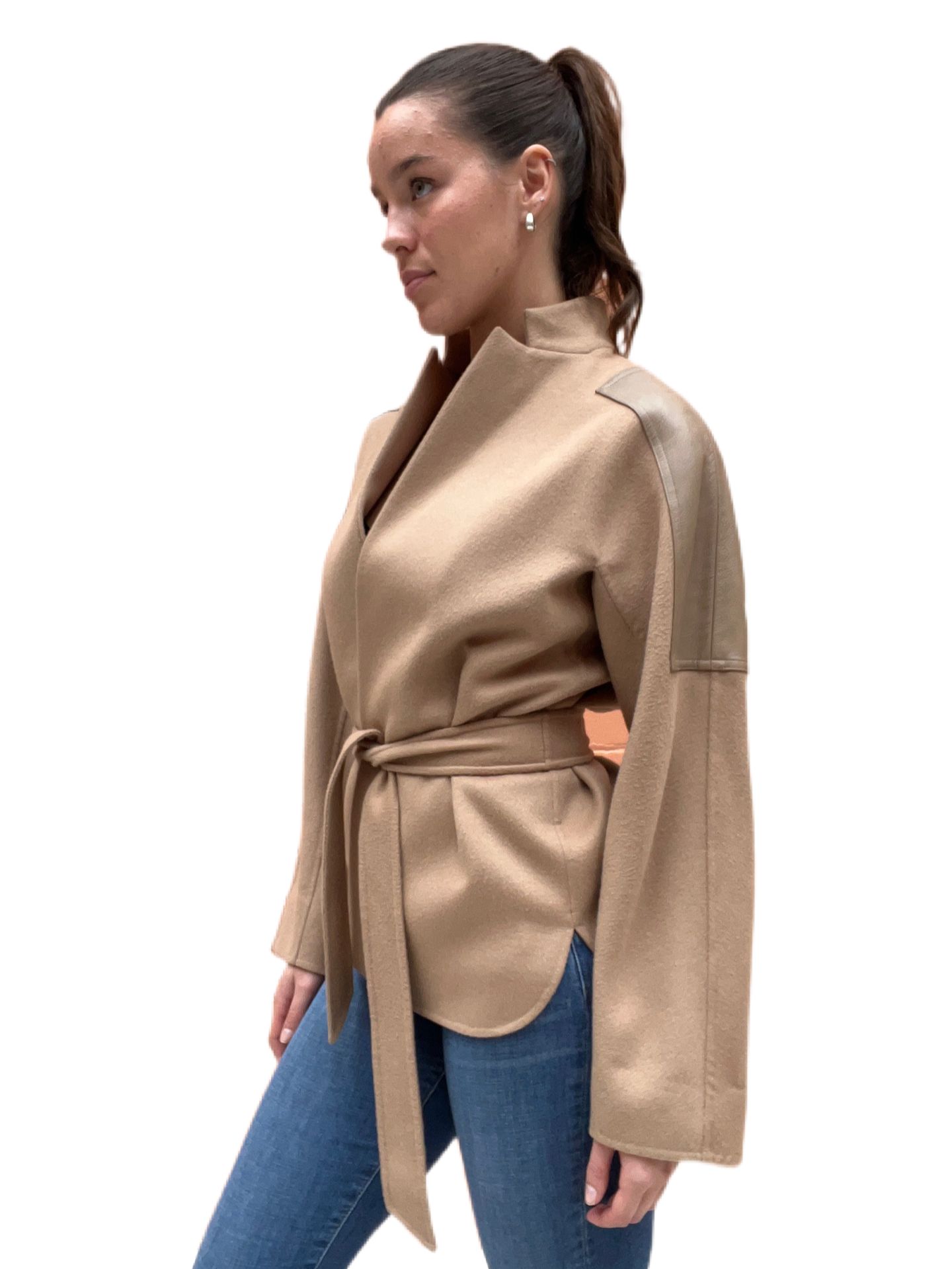 MaxMara Camel Coat With Belt. Size: 38