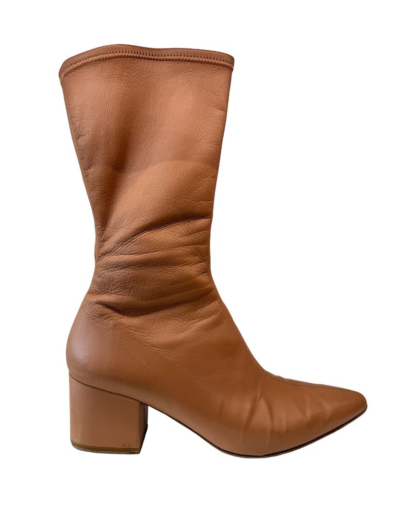 Zimmermann Tan Leather V Toe Block Heel Boot. Size: 40