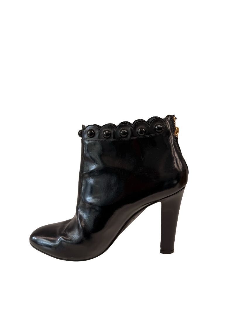 Moschino Black Enamel Studded Leather Ankle Boot. Size: 40