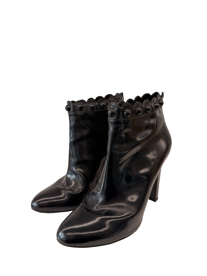 Moschino Black Enamel Studded Leather Ankle Boot. Size: 40