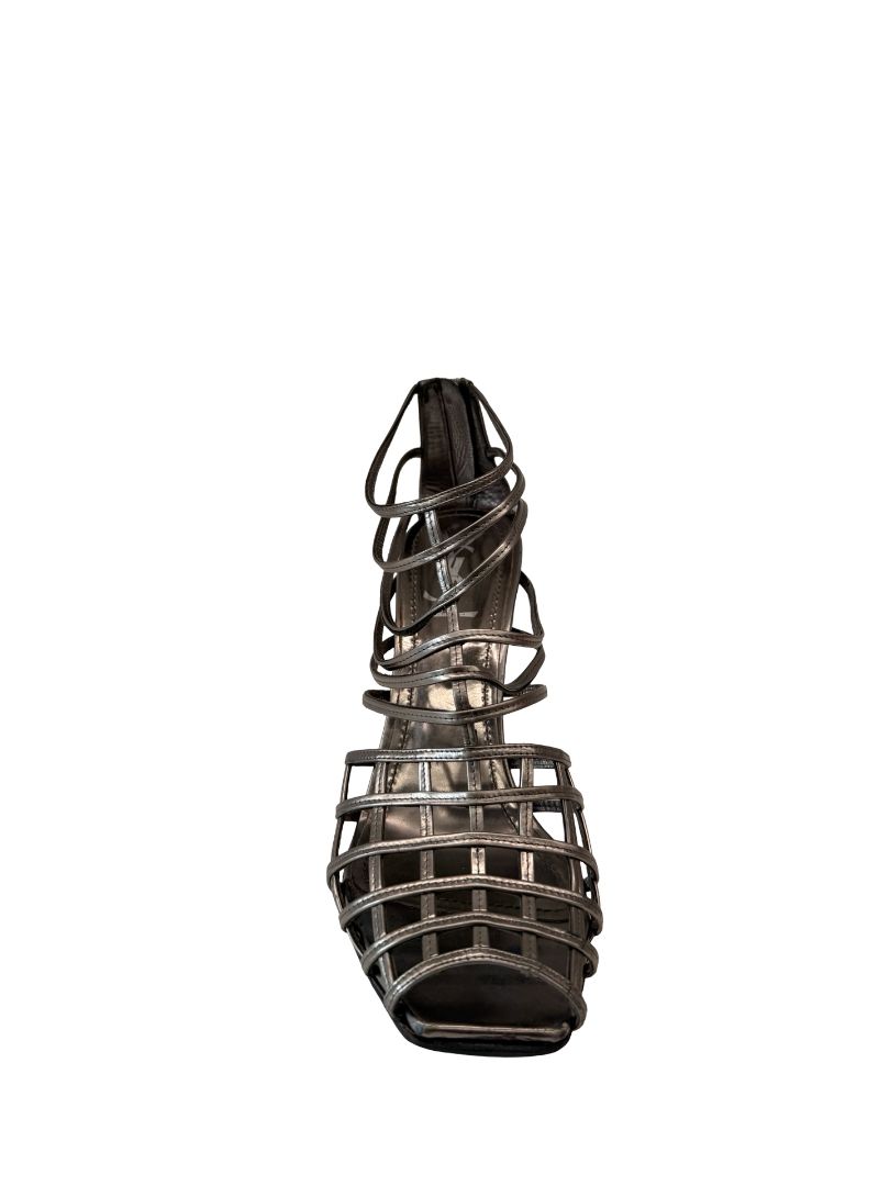 Yves Saint Laurent Silver Leather Cage Block Heel. Size: 39
