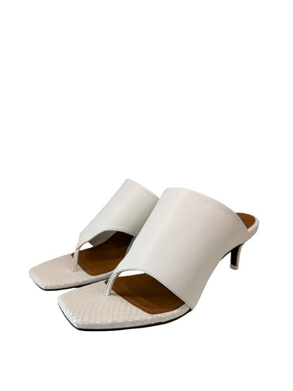 Camilla & Marc White Harper Mule. Size: 39