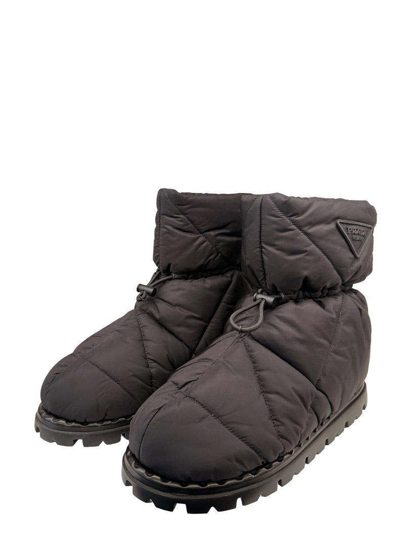 Prada Black Padded Nylon Snow Booties. Size: 38