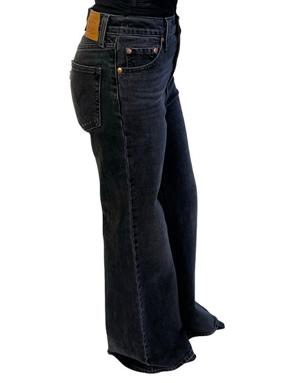 Levi's Premium Black Ribcage Bell Wide Leg Jean. Size: 25